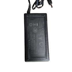 COMPUTER CHARGER - CARGADOR DE COMPUTADOR JACK 3 mm 100-240V 50/60Hz 1.5 A 19.0 V 3.42A 64.98W